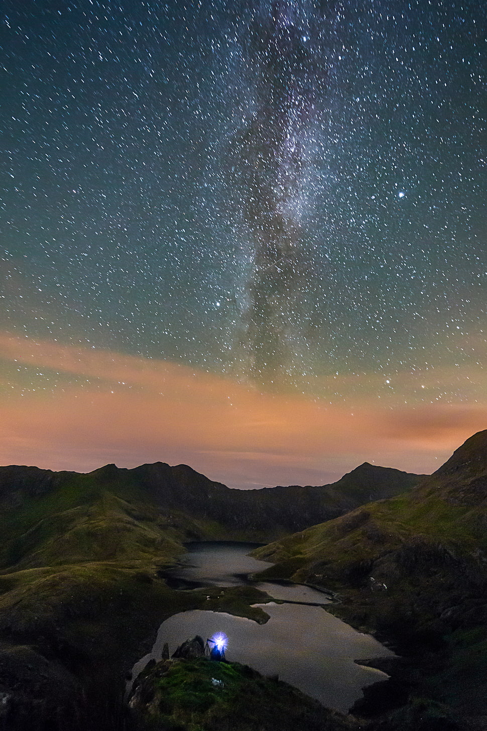 aurora borealis, snowdonia national park HD wallpaper