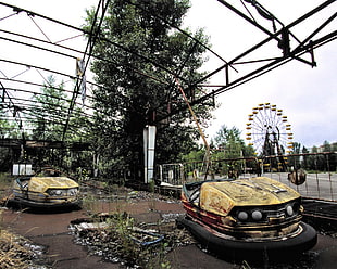 yellow and black bump car, Pripyat, apocalyptic, Chernobyl, abandoned