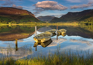 lanscape photography of rafts during daytime, snowdonia HD wallpaper