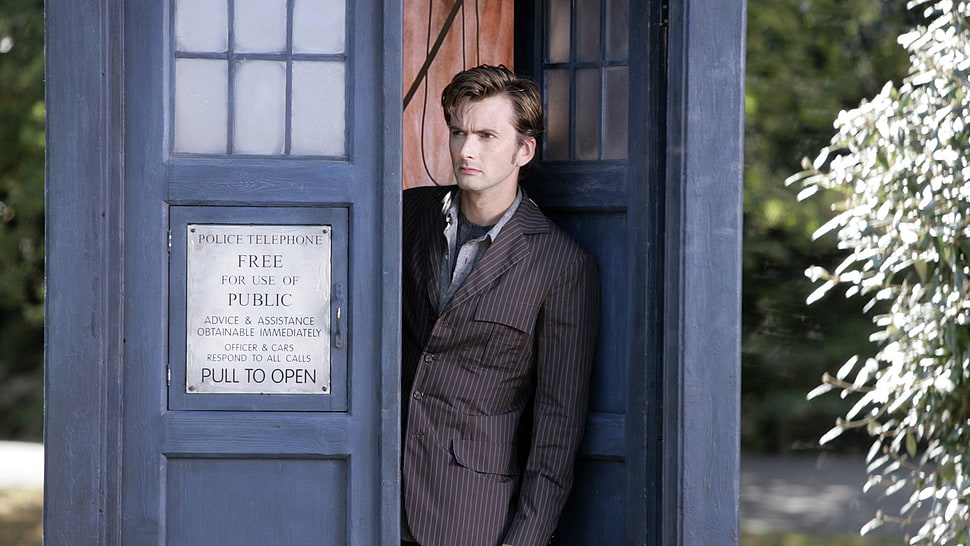 men's brown pinstripe notched lapel suit jacket, Doctor Who, The Doctor, David Tennant, Tenth Doctor HD wallpaper