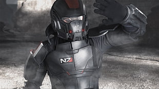 men's black metal suit, Mass Effect, Mass Effect 2, Mass Effect 3, cosplay HD wallpaper