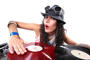 woman playing on DJ Station HD wallpaper