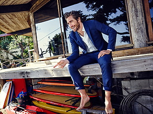 men's blue suit jacket, Jake Gyllenhaal, actor