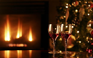 two wine glasses in table scenery HD wallpaper