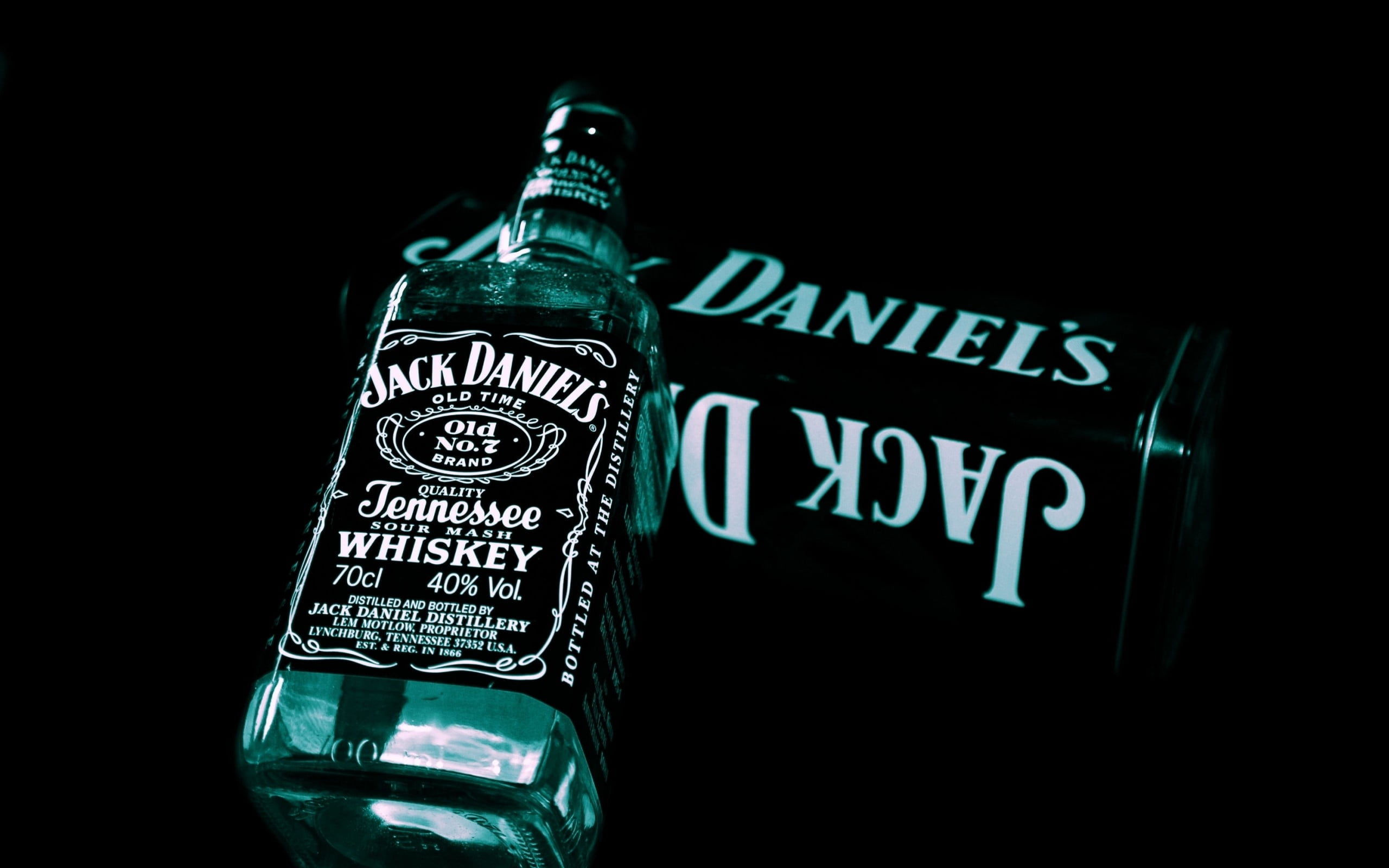 Jack Daniel's Tennessee whiskey wine bottle