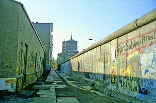 two beige walls, Berlin, Cold War, berlin wall, DDR HD wallpaper