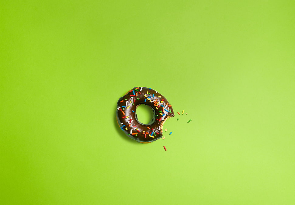 chocolate coated doughnut with sprinklers on top, Android (operating system), green, donut, green background HD wallpaper