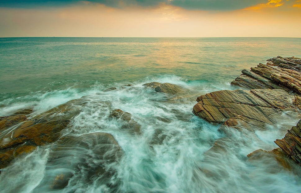 brown and white wooden house, sea, rocks, waves, water HD wallpaper