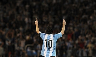 Lionel Mesi raising arms, Lionel Messi, Argentina, soccer HD wallpaper