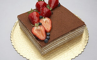 strawberry chocolate cake HD wallpaper