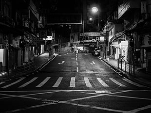 road at night grayscale photo, monochrome, street, urban, night