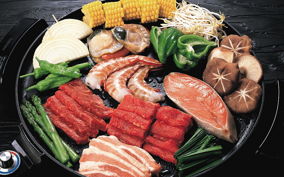 seafood platter with vegetables and sliced corn HD wallpaper