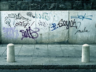 gray pavement, wall, graffiti