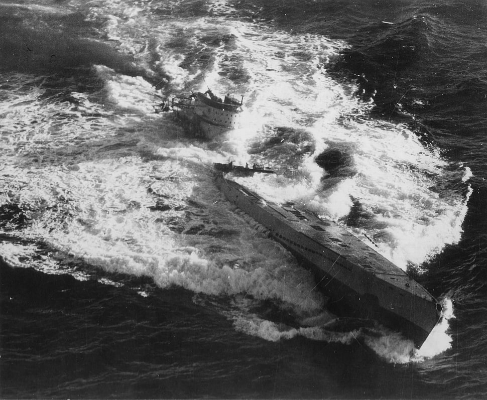 gray and white boat, submarine, World War II, military, vehicle HD wallpaper