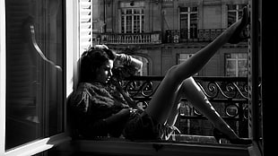 women, monochrome, legs, window sill HD wallpaper