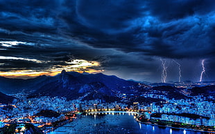 lightning near mountain HD wallpaper