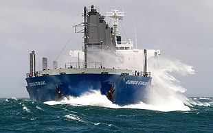 white and blue ship, ship, sea, waves, Bulk Carrier HD wallpaper
