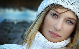 women's white knit beanie HD wallpaper