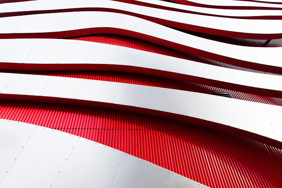 white and red wooden planks HD wallpaper