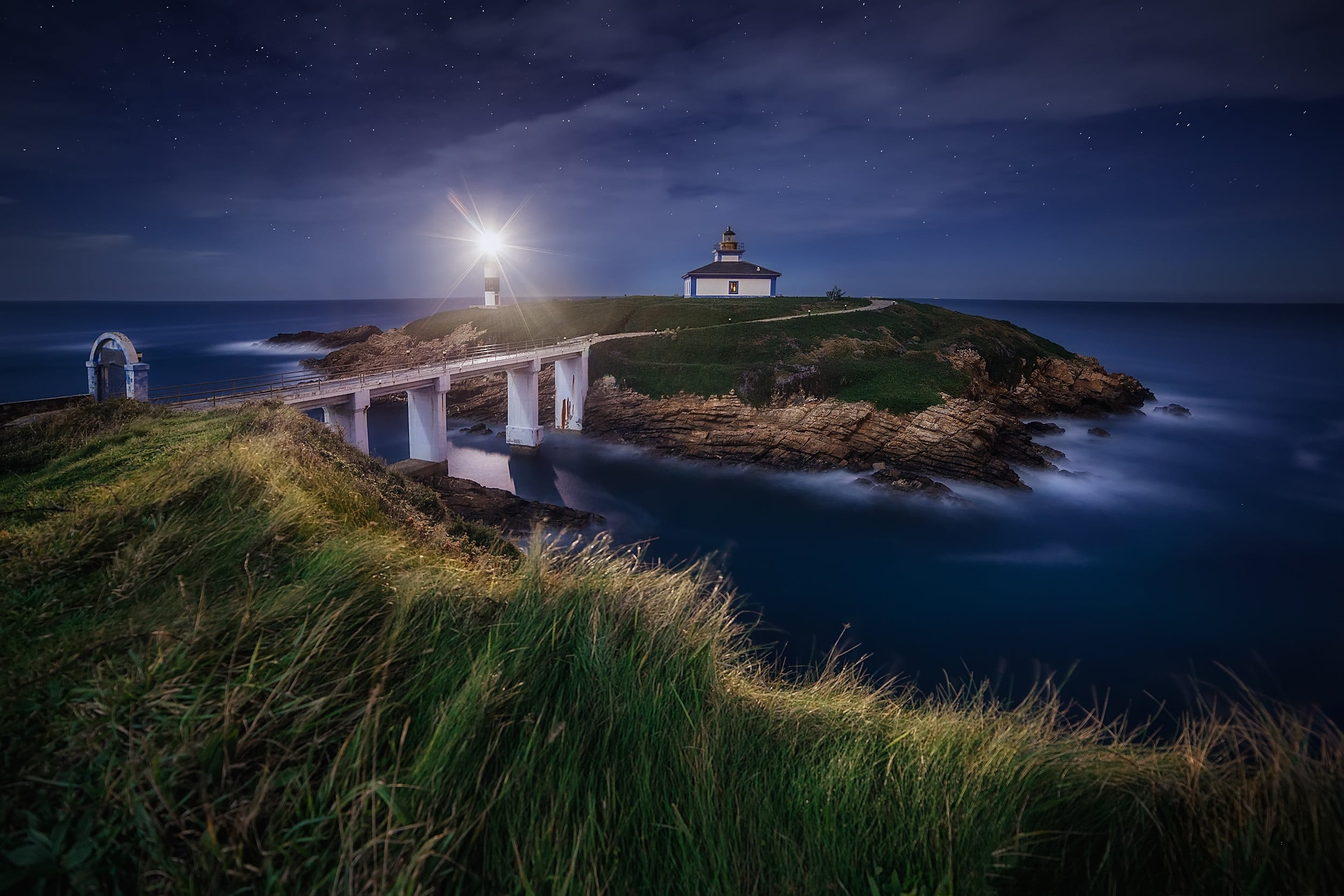 white and black lighthouse near seashore, landscape, nature, lighthouse, bridge