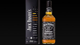 Jack Daniel's Tennesse Whiskey bottle with box