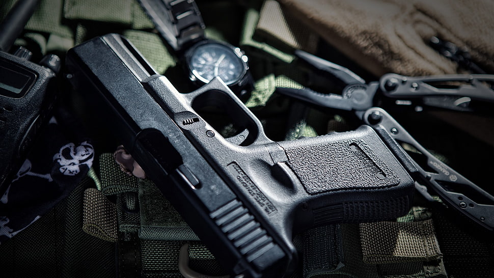 black semi-automatic pistol, Glock, pistol HD wallpaper