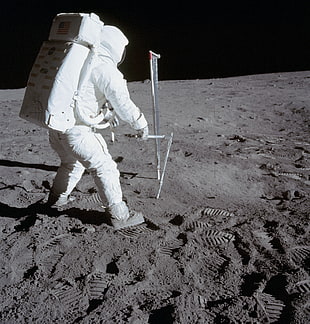 men's white astronaut suit, Apollo, Moon, astronaut