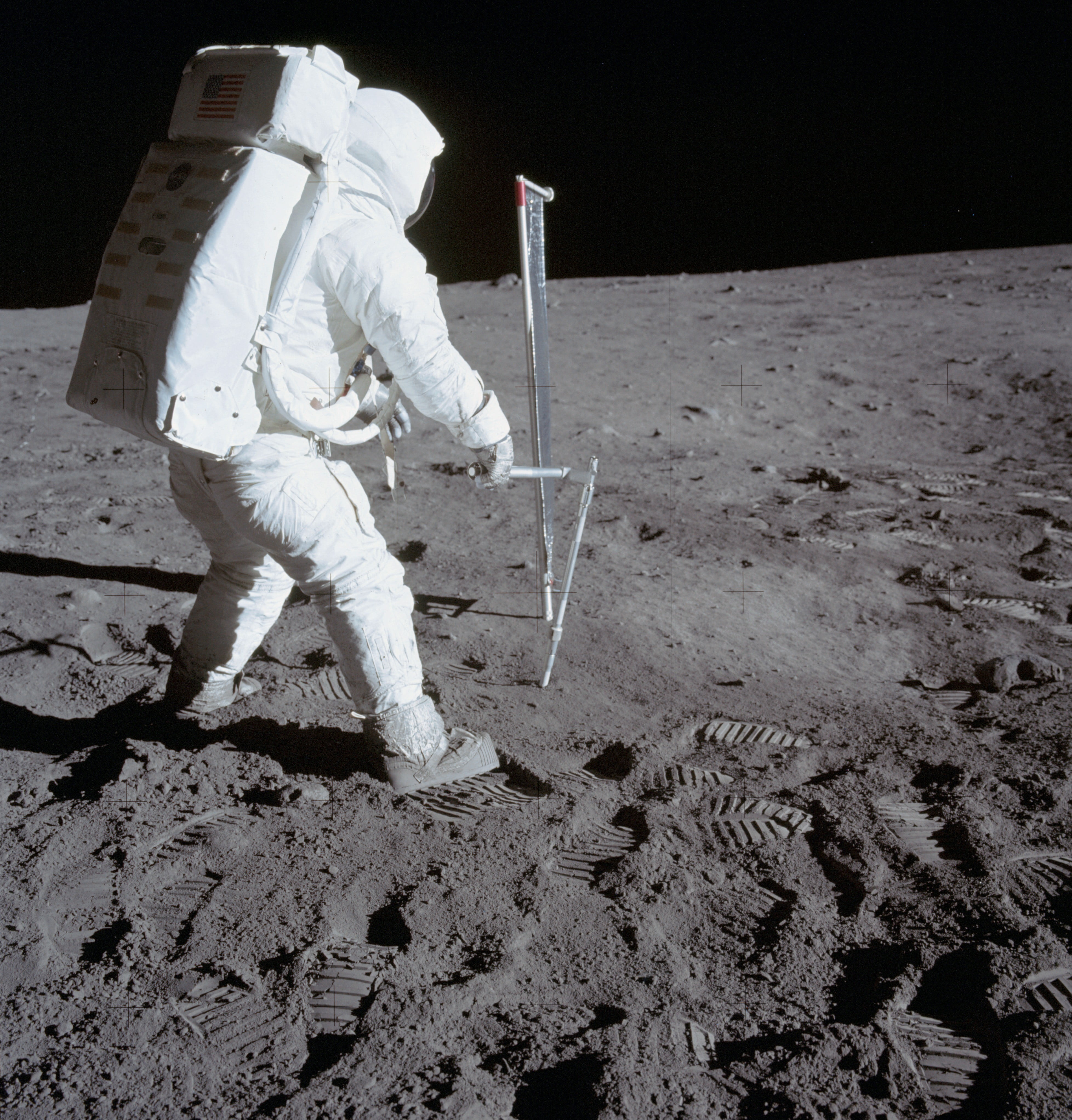 Были ли космонавты на луне. Аполлон 11. Апполо 11 на Луне.