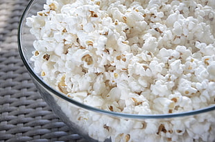 cooked popcorn on the bowl HD wallpaper
