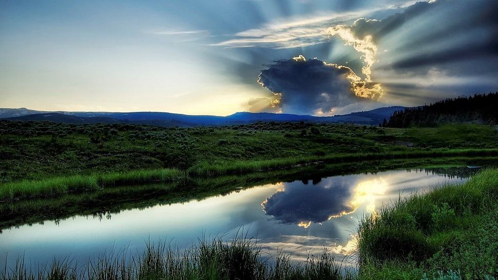 reflection photography of river under sunsett HD wallpaper