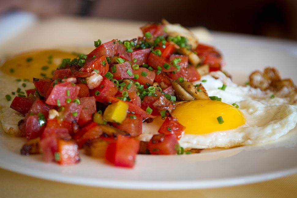 sliced meat and sunny side up egg HD wallpaper