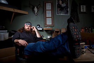 men's blue jeans, Discovery Channel, National Geographic, Duck Dynasty, Harley Davidson
