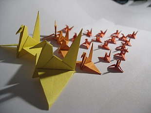 origami paper lot, paper cranes, yellow, orange HD wallpaper