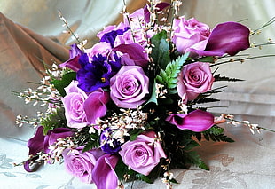 bouquet of purple flowers HD wallpaper