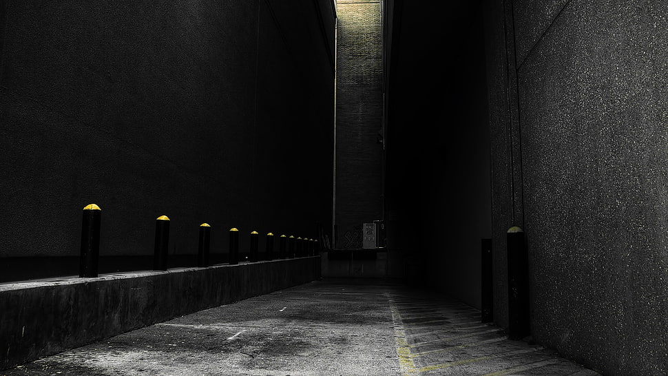 gray concrete wall, selective coloring, dark, abandoned HD wallpaper