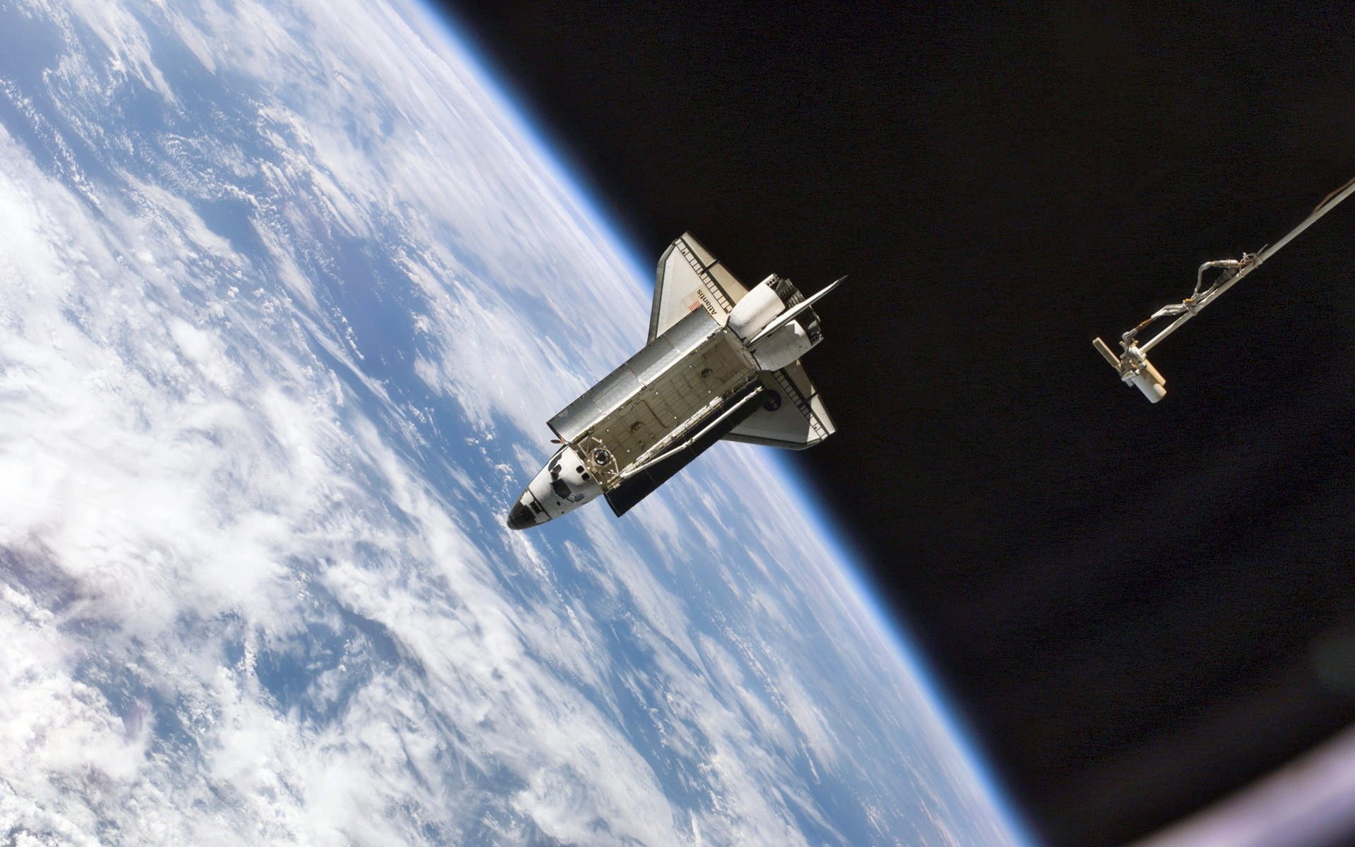 gray space shuttle