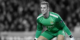 men's green crew-neck long-sleeved soccer jersey, goalkeeper, Joe Hart, Manchester City  HD wallpaper