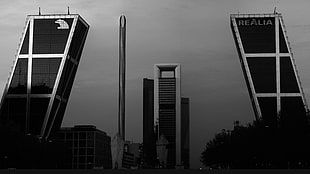 grayscale photo of high-rise building, city, Madrid, capital HD wallpaper