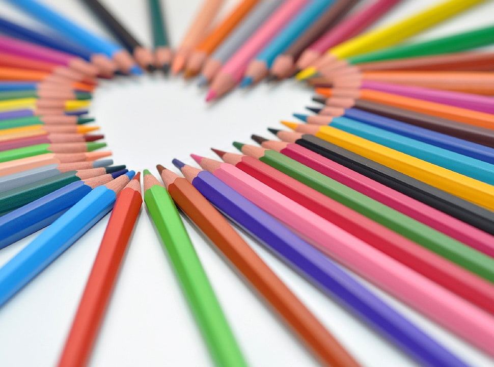 assorted color pencils HD wallpaper