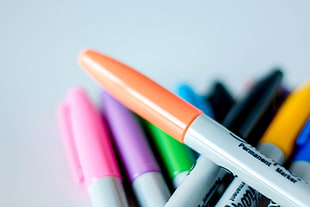pile of color pens HD wallpaper
