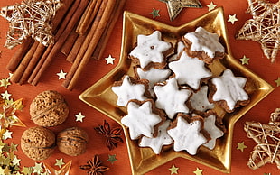 white and brown Star design cookies