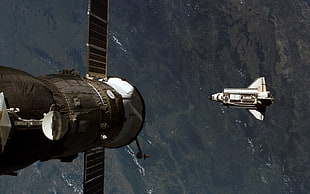 gray space shuttle and black and gray satellite, photography, Mir Space Station, Mir, Space Shuttle Atlantis