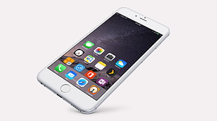 silver iPhone 7