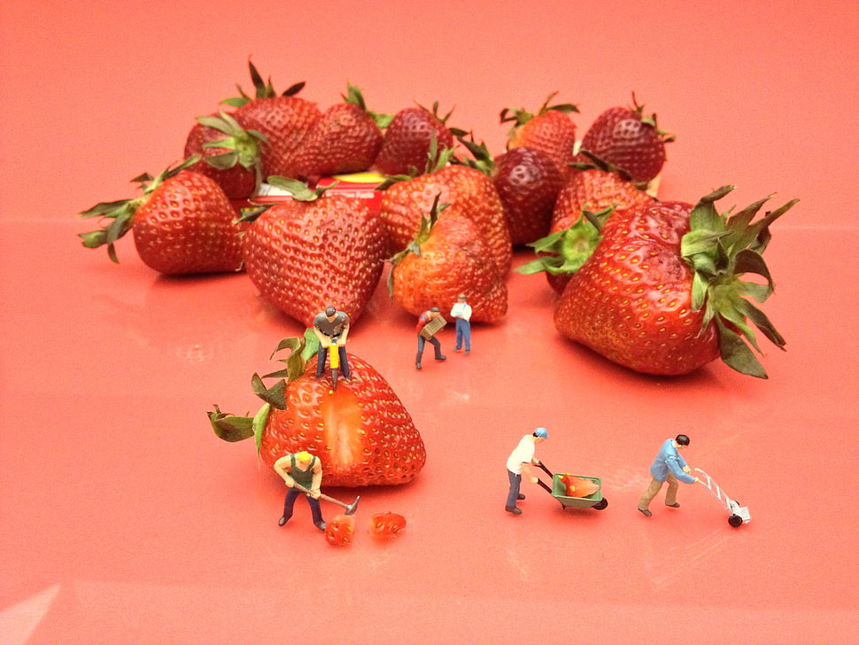 strawberry fruit on pink wooden table HD wallpaper