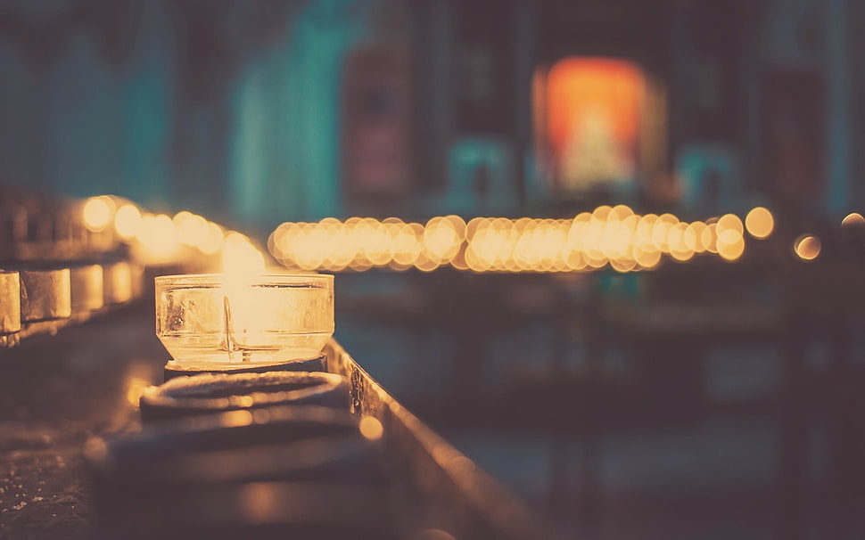 turned on bokeh light o HD wallpaper