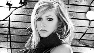Avril Lavigne, Avril Lavigne, blonde, monochrome, face