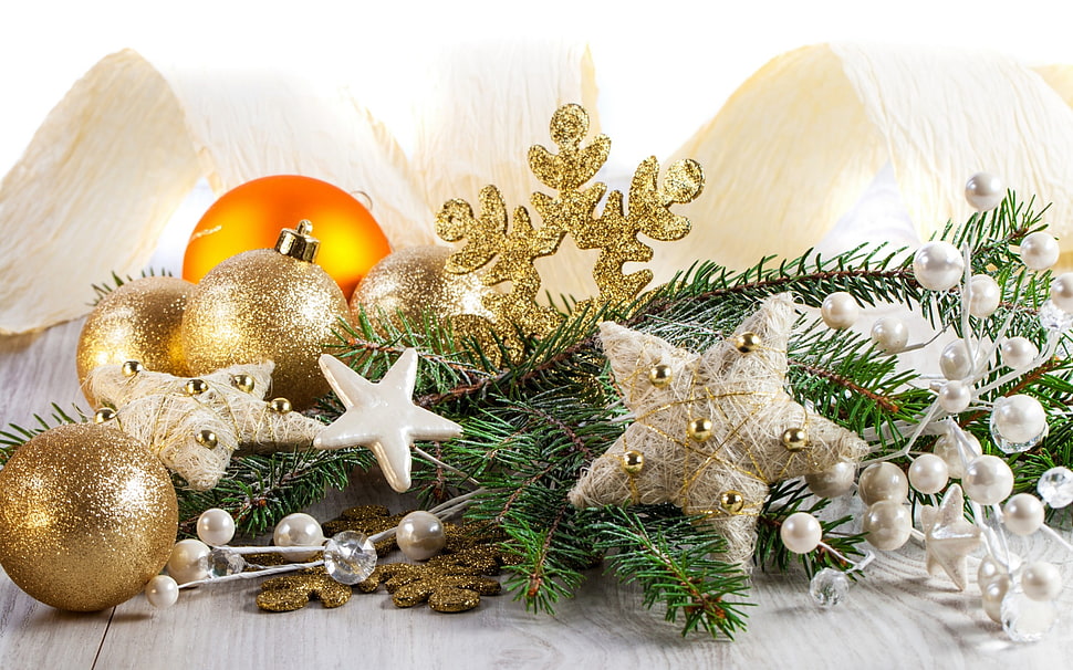 gold, beige, white, and green, Christmas decoration, Christmas, New Year, stars, leaves HD wallpaper