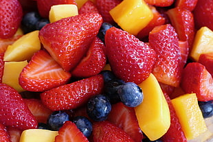 strawberry and mango fruirts HD wallpaper
