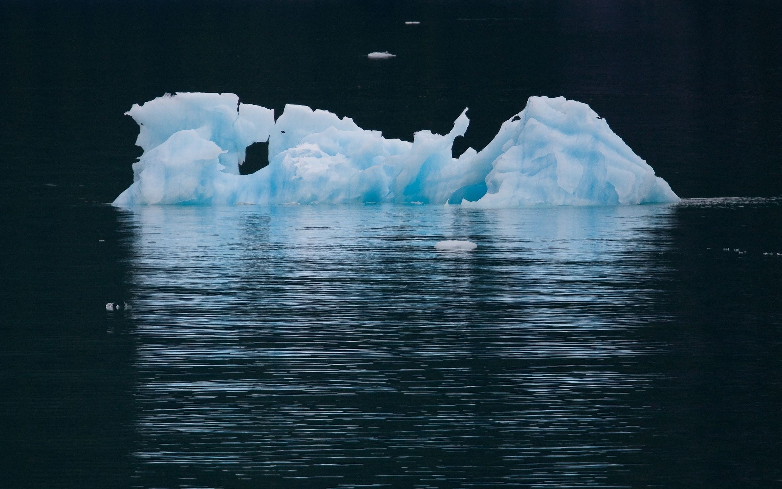 Лед 2 океан. Арктика Северный Ледовитый океан. Айсберги Северного Ледовитого океана. Ледовитый океан Айсберг.