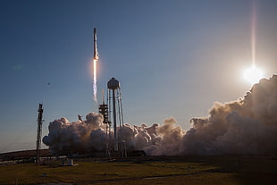 white space shuttle, SpaceX, rocket, smoke, sun rays